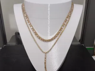 NECKLACE DISPLAY