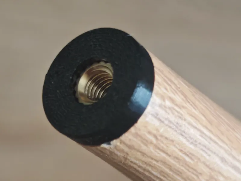 Inserto di riparazione per gambe di sedie con dado in ottone filettato