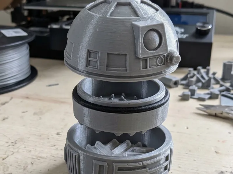 Triturador de hierbas inspirado en R2D2