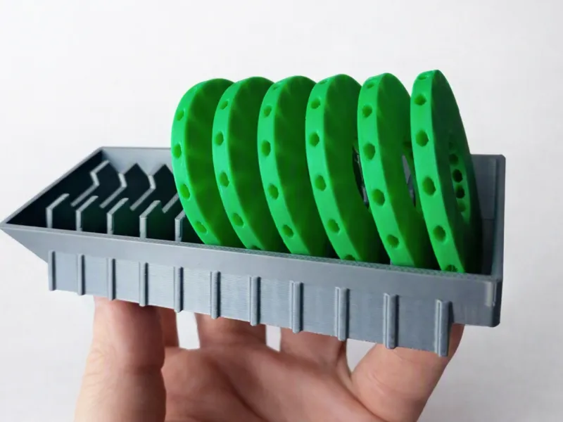 Double-sided disc for easy filament vacuuming