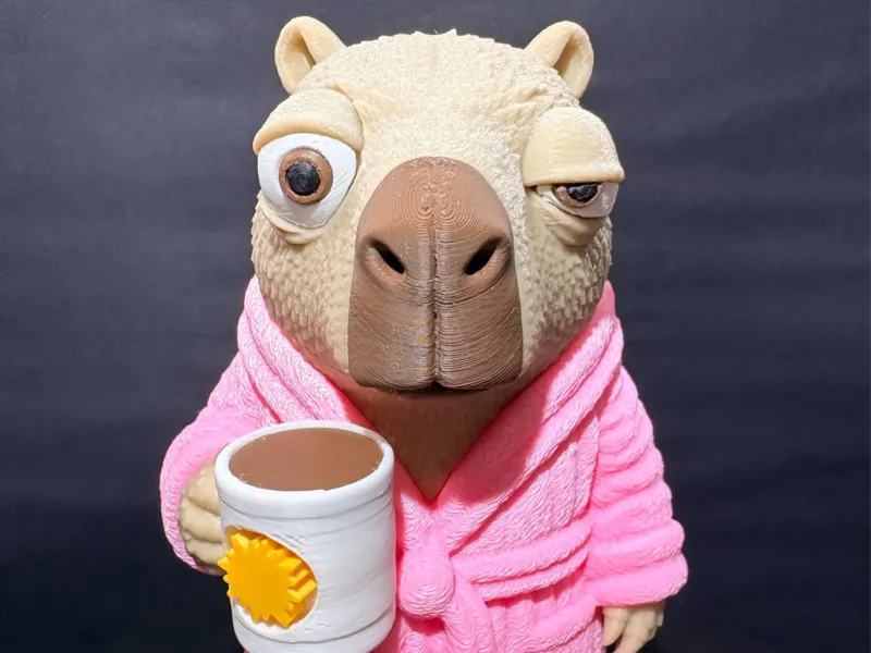 Capibara alegre y despierta