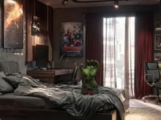 Hulk Statue (Games controller stand)