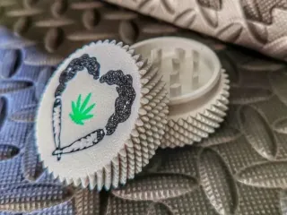 grinder love canna
