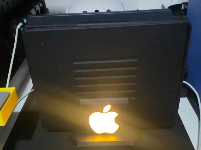 Backlit Vertical iPad & MacBook Stand-Backlit Vertical iPad & M