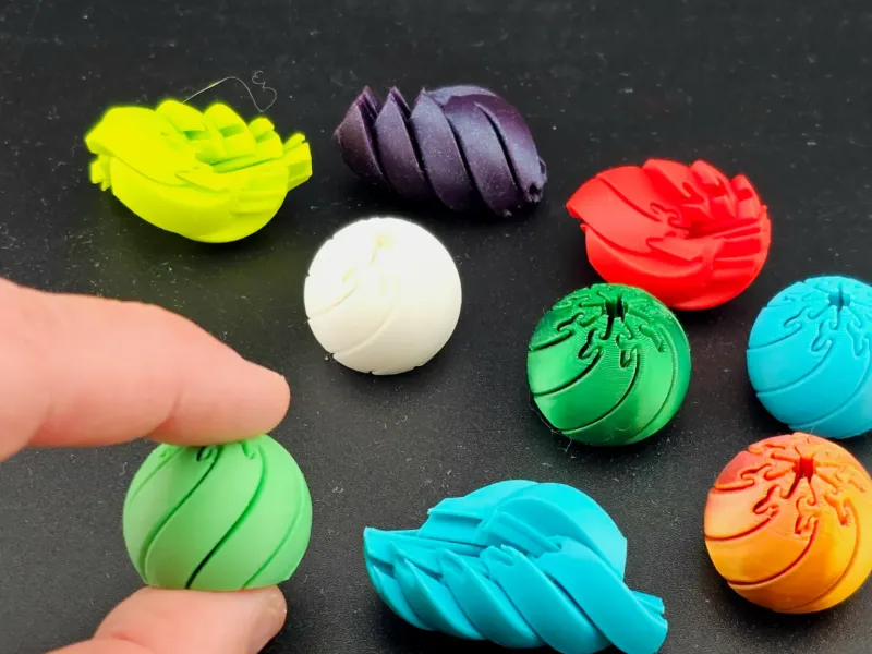 RJ Design - Tiny Twisty Ball