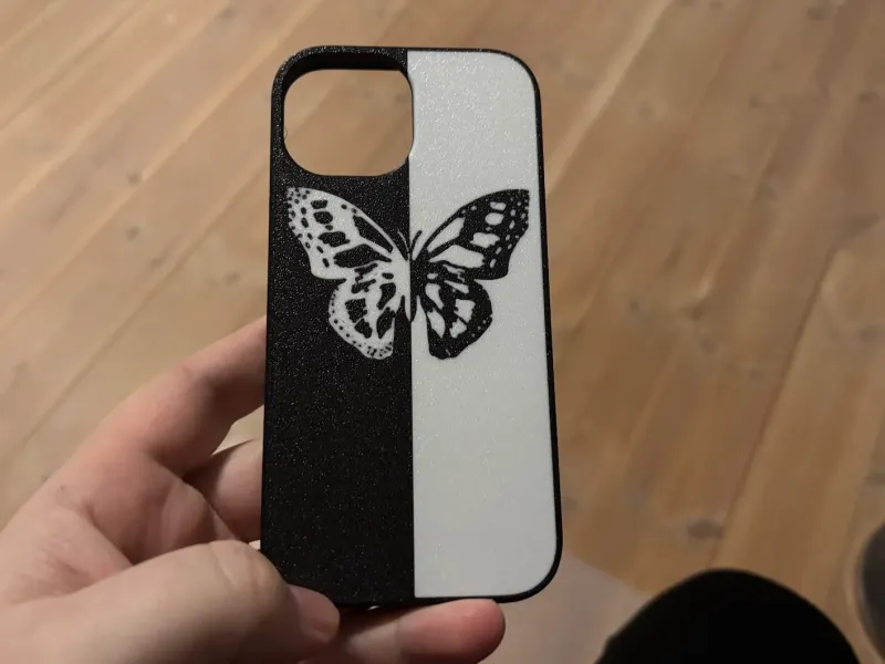 Capa para iPhone 15 borboleta