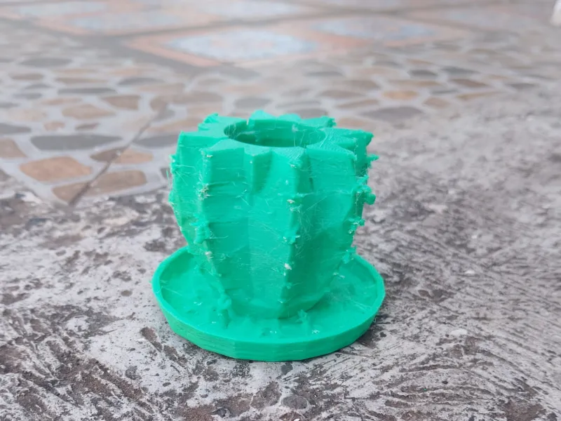 Maceta para suculentas con forma de cactus Triángulo Bajo