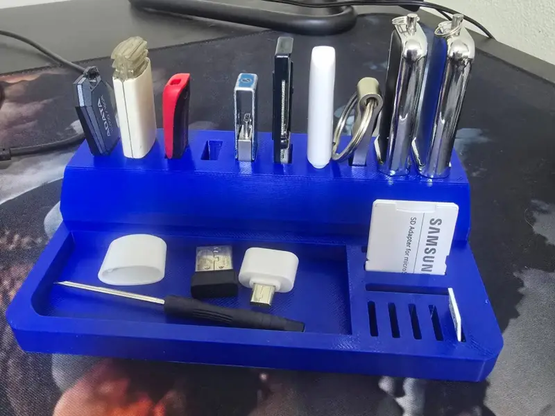 organizer for usb memory cards