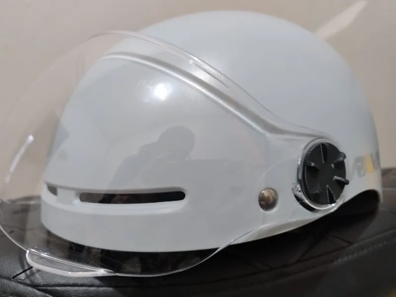Clip per visiera per casco jet