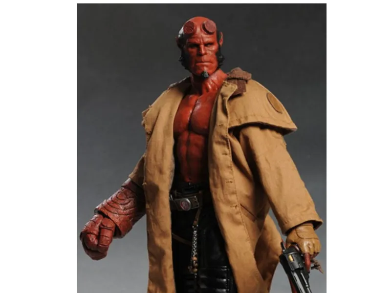 Hellboy in a Trench Coat + 2 weitere Modelle
