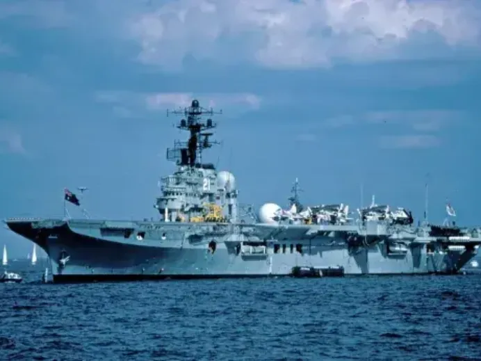 HMAS Melbourne Kit (With fixed deck aircraft)