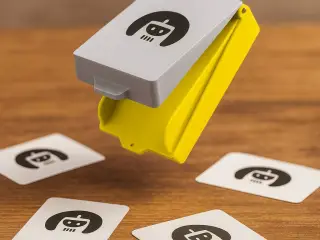 Caja para el juego de cartas "Misión imposible"