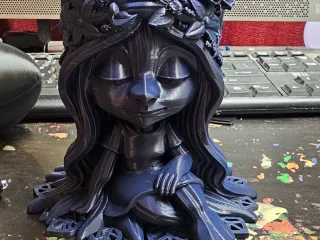 Stump girl pot