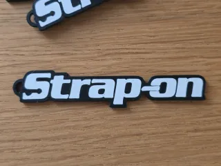 StrapOn Strap-On Schlüsselanhänger Fun Anhänger