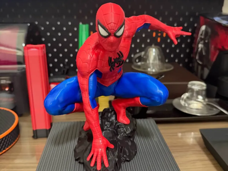 Spiderman - crouching pose