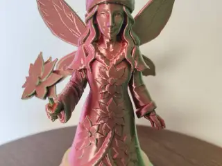 Miralyn Frostpetal