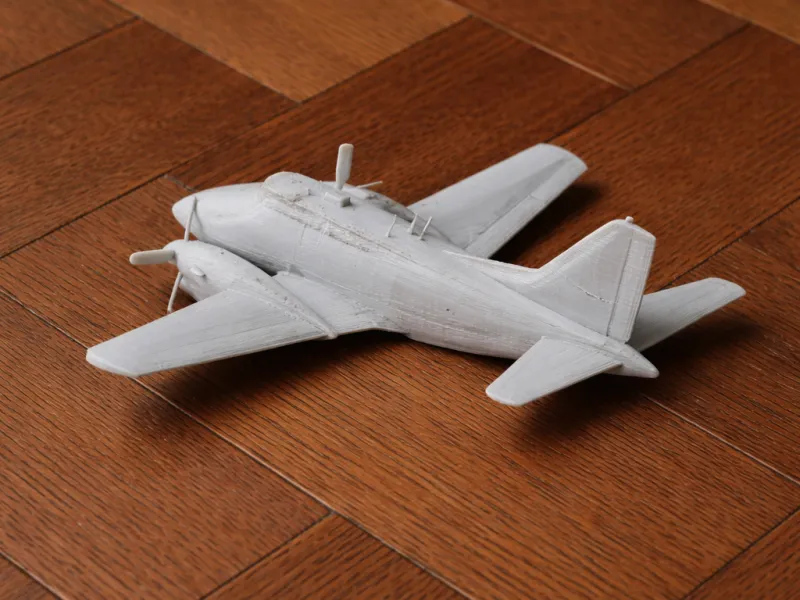 Avión Beechcraft C90