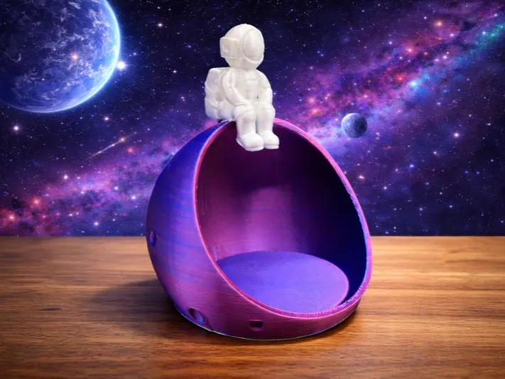 Astronout on the moon - tray