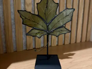 Small Delicate Hanger