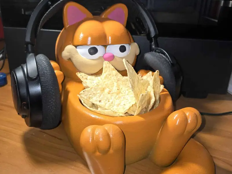 Garfield Multi-color Headphones Holder Snack Bowl - Planter