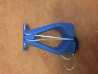 Reusable flosser