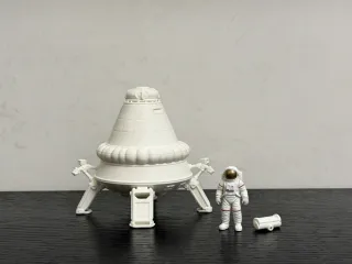 太空逃生舱 带降落伞包