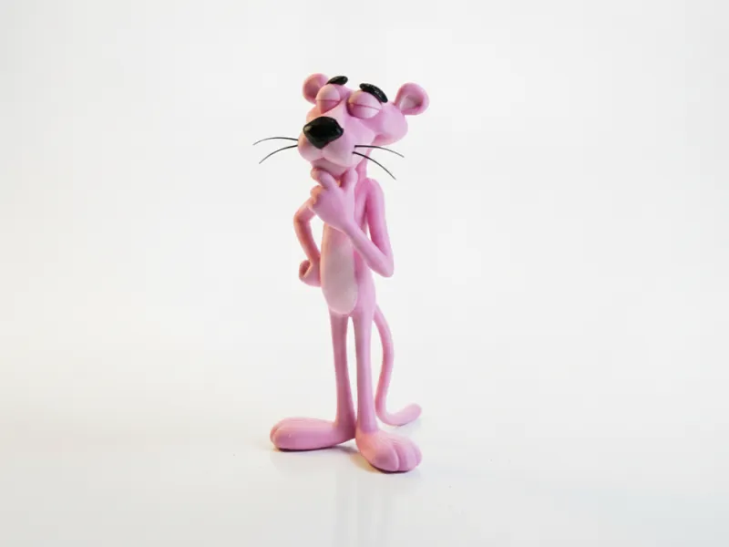 Figurinha da Pantera Cor-de-Rosa em Pose de Pensamento para Impressão 3D