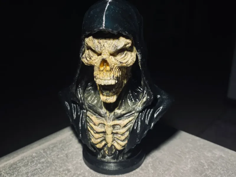 Demon bust Halloween decoration