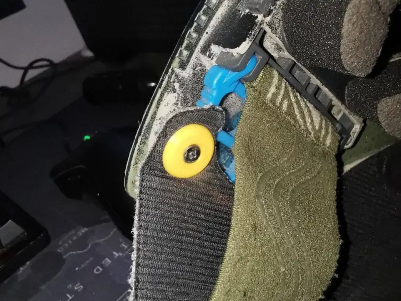 Cheek Protection fasteners for mask Dye