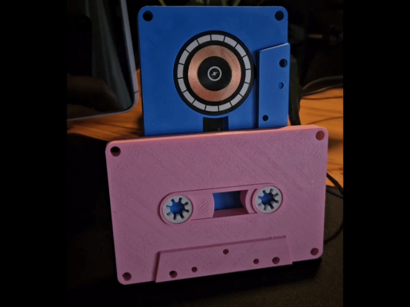 Retro Cassette-Tape Phone Dock - MagSafe Compatible