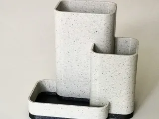 Desk organiser