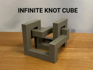 Infinite Knot Cube