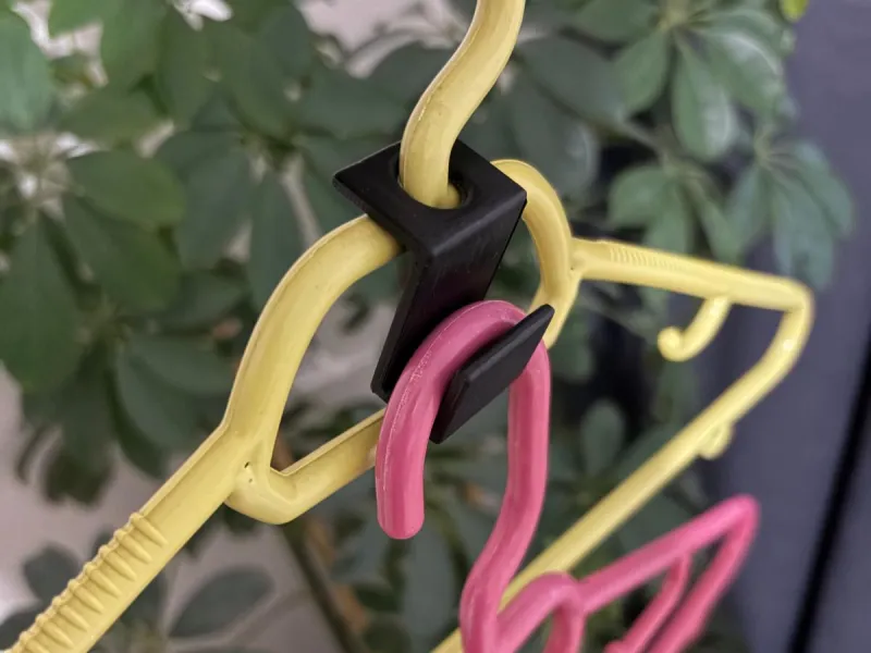 Hanger multiplier attachment