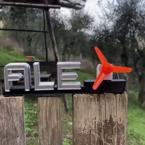 "ALEX" Namensschild mit motorisiertem Propeller (KEINE SUPPORTS)