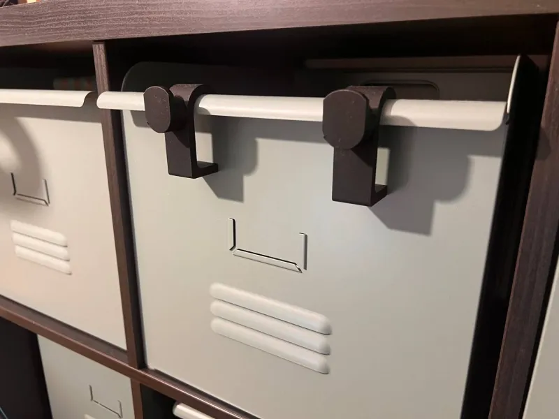 Hanger for IKEA REJSA box