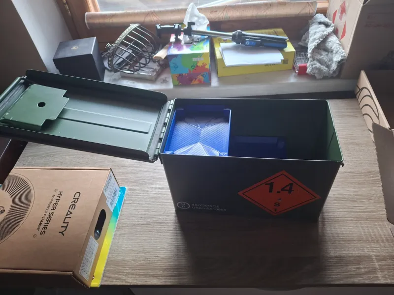 M2A1 tool box stack
