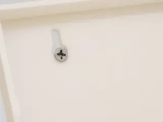 Screw Mount Keyhole Insert