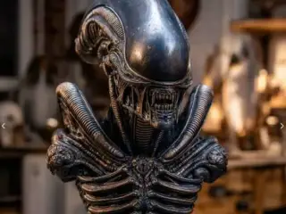 Alien Xenomorph Statue