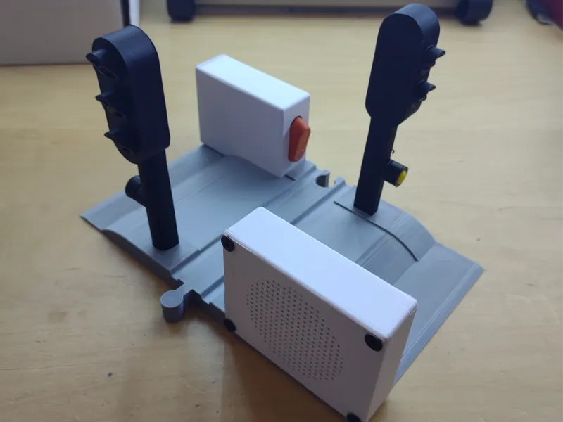 Arduino controlled Pedestrian crossing for Brio/Ikea.