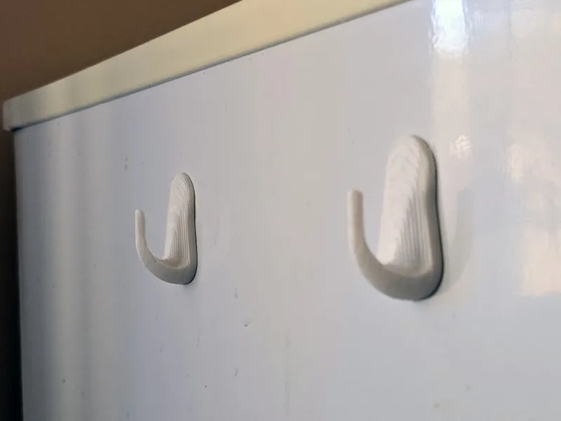 Fixation pour murs ou pour frigo.