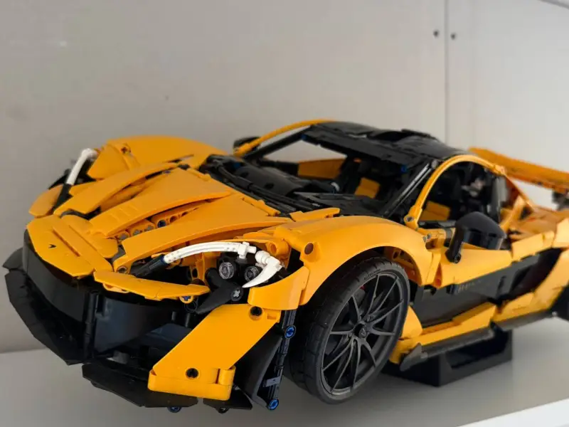 Lego technic car stand