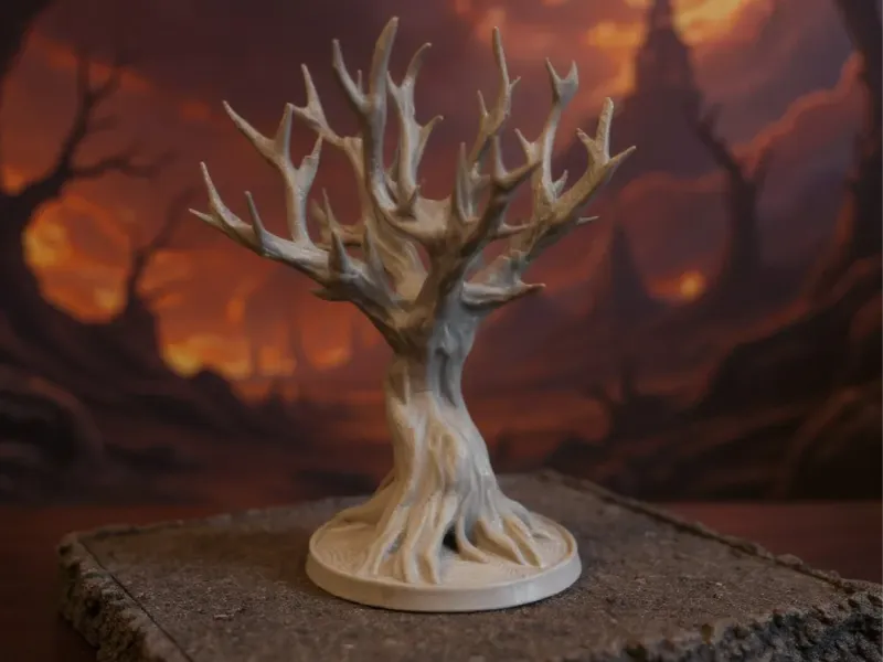 Arbre mort noueux - terrain dispersé