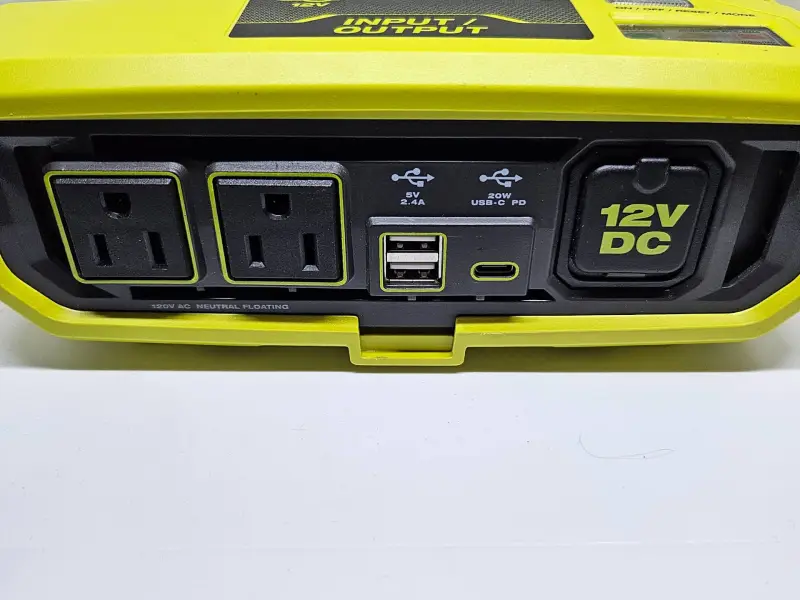 Couvercle des ports de l'onduleur Ryobi