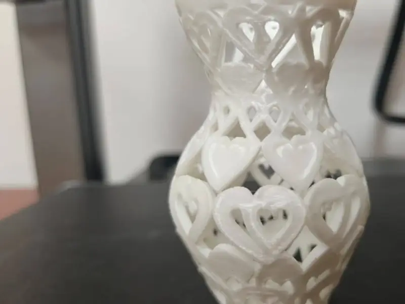 愛のエッセンスの花器