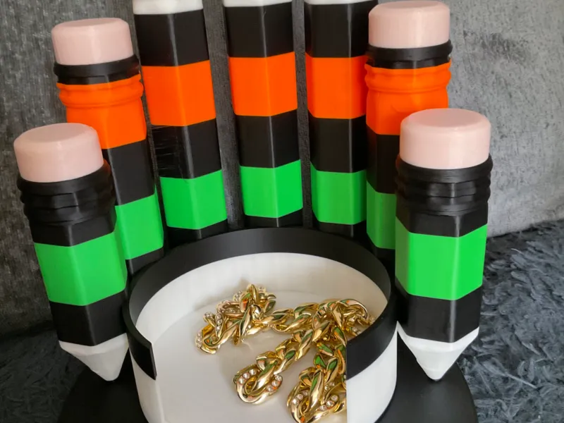 Porte-crayons et fournitures de bureau