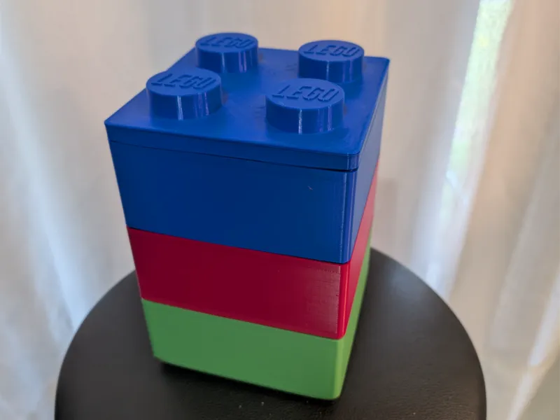 Üst Üste Konulabilir Lego Saklama Kabı
