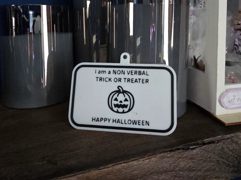 happy+halloween+non+verbal