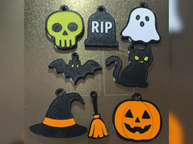 Conjunto de llaveros minimalistas con temática de Halloween