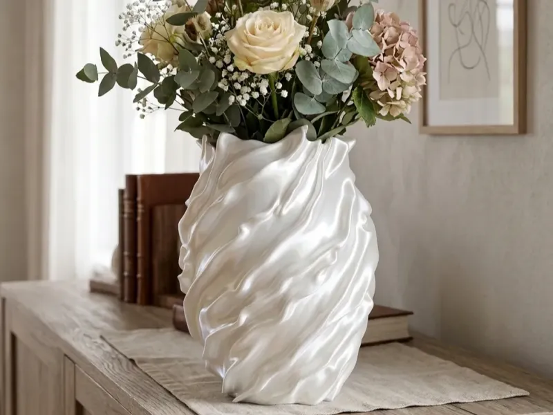 Vaso SilkFlow – Vaso Decorativo per Fiori dalle Linee Fluide