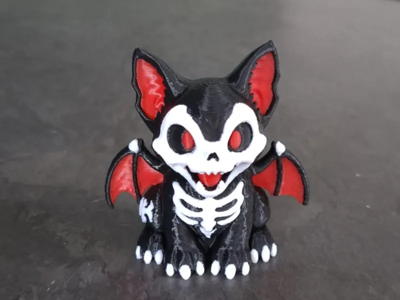 Mignonne figurine de chauve-souris squelette